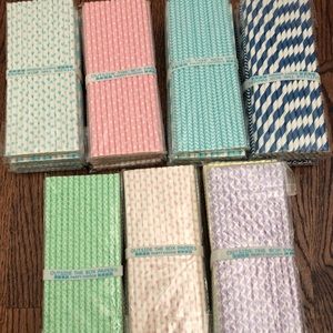 Assorted paper straws - 725 total